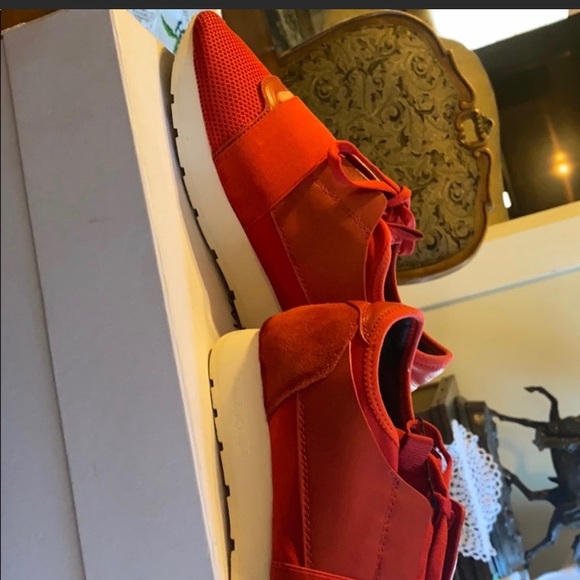 Red shoes - Picture 4 of 4